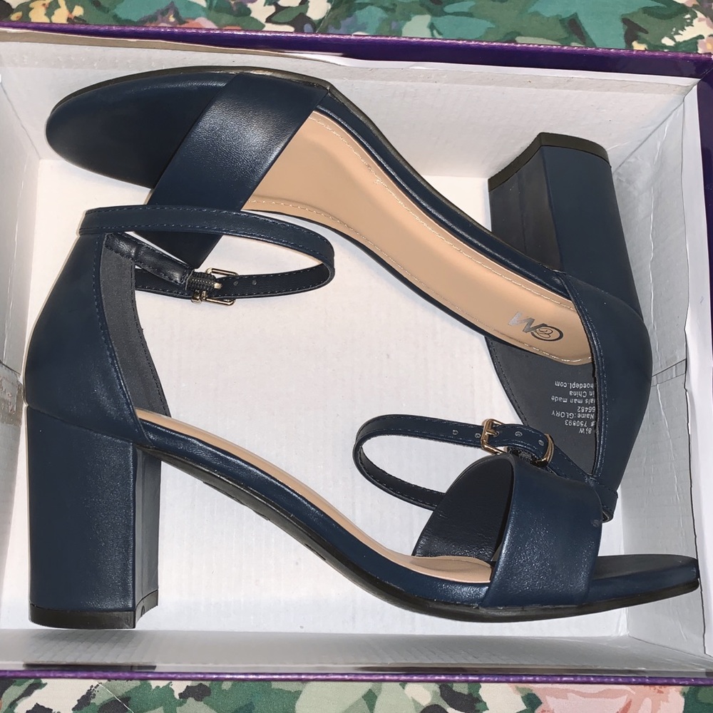 •Chelsea Moreland | Navy Block Heels•